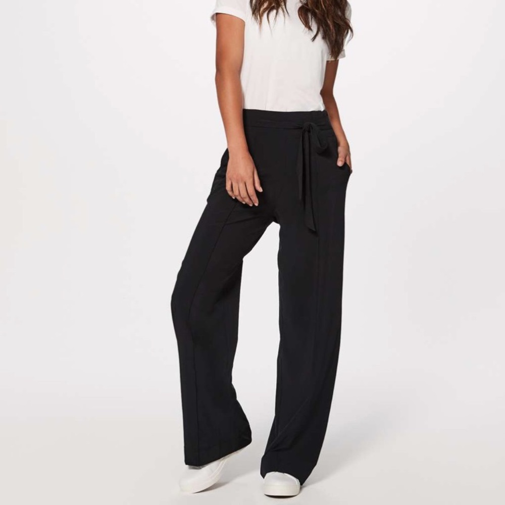 NWT Lululemon Black Noir Pant Size 12